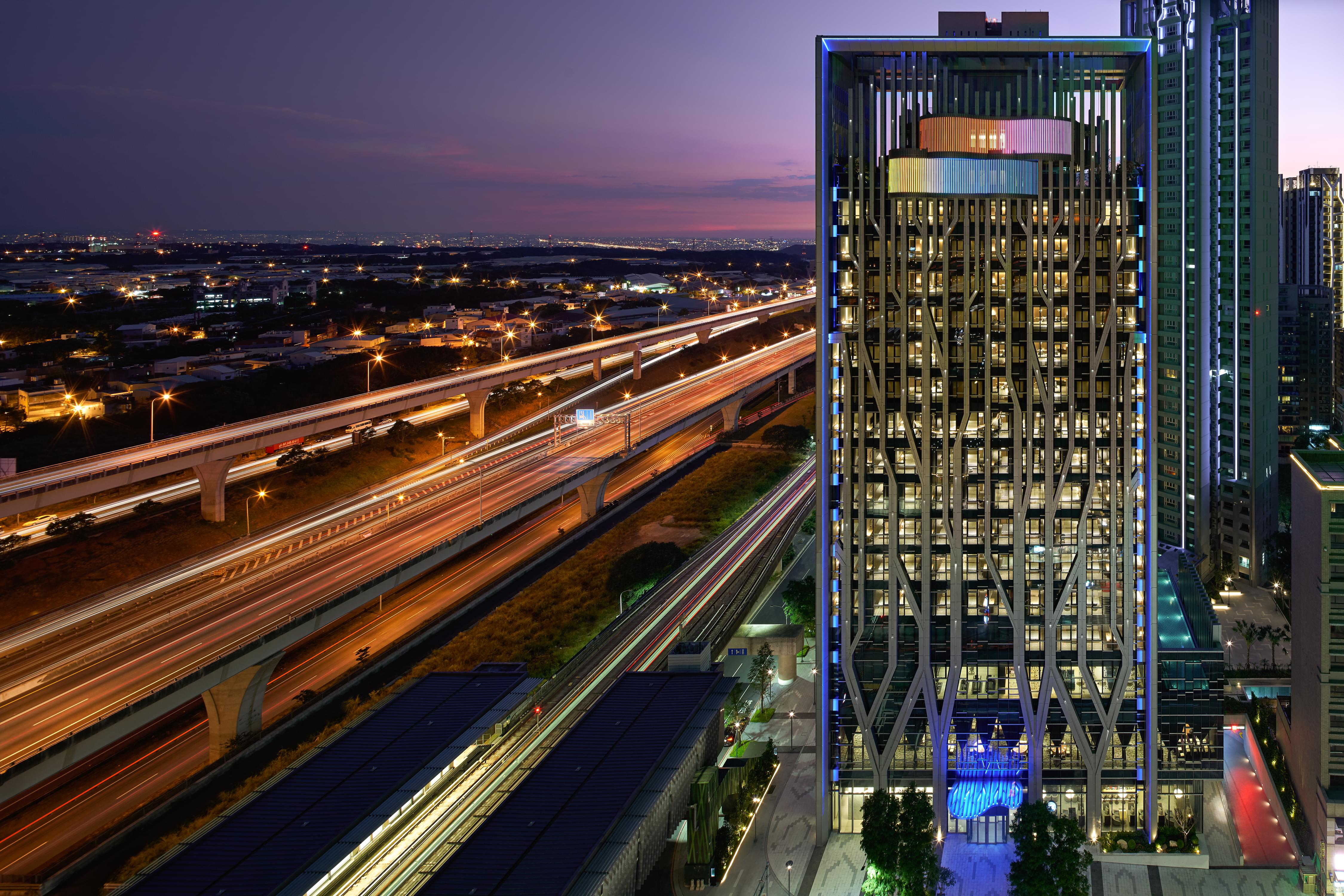FP_TPELF_exterior_two1116_c-1200x800